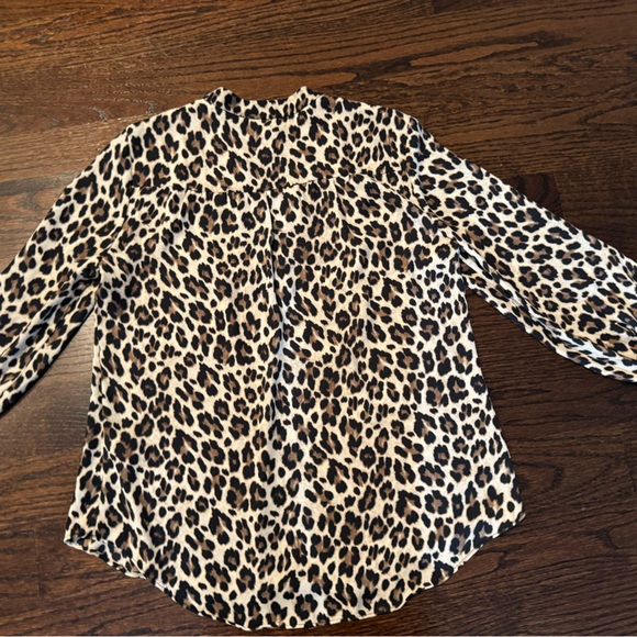 Vince Camuto leopard print blouse size XS - Picture 4 of 5